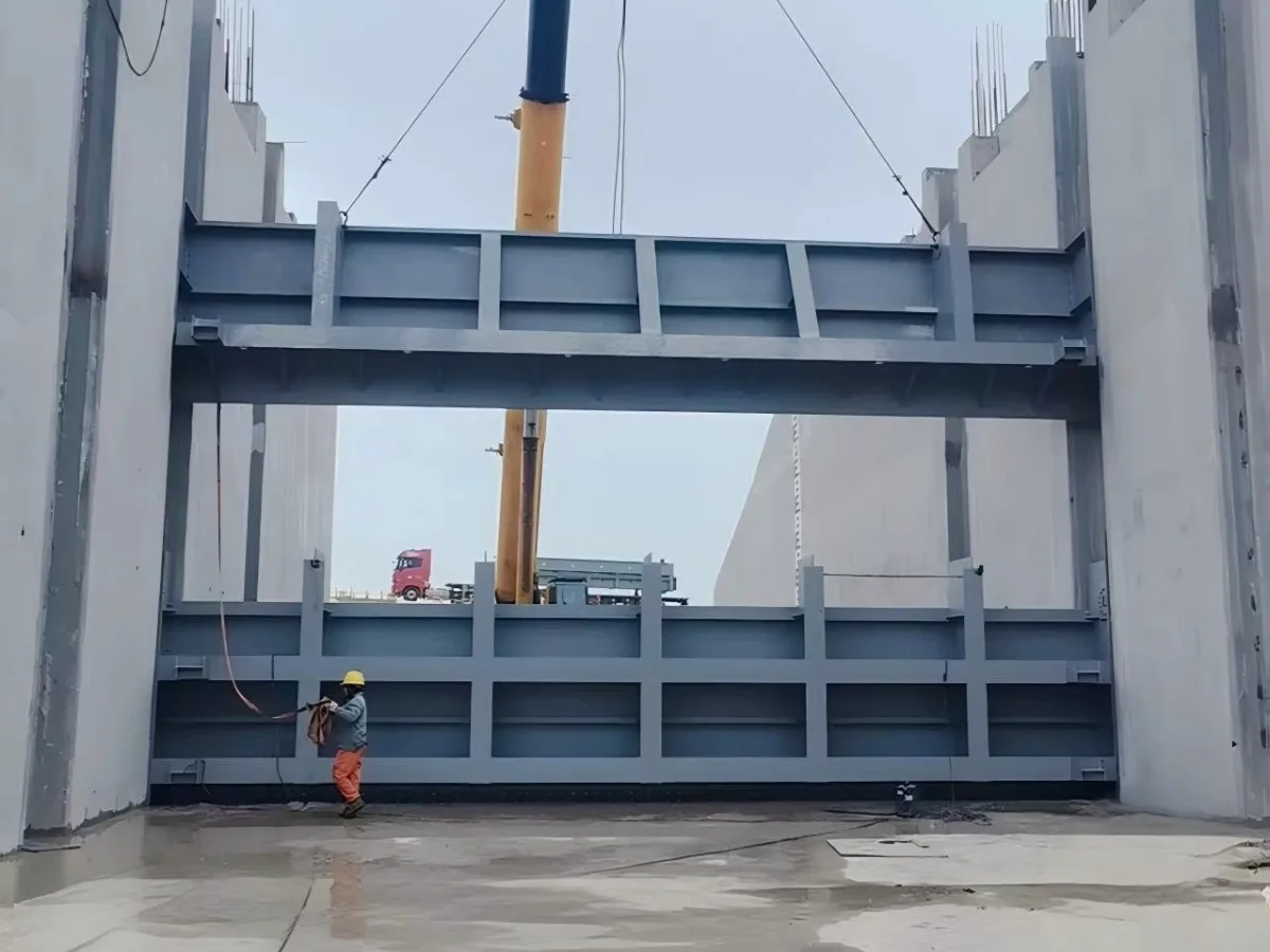 Steel water control gate
